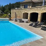 Superbe Vue Panoramique Et Piscine Exterieure Chauffée