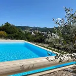 Superbe Vue Panoramique Et Piscine Exterieure Chauffée *