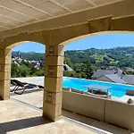 Superbe Vue Panoramique Et Piscine Exterieure Chauffée *