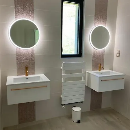 Superbe Vue Panoramique Et Piscine Exterieure Chauffee Saint-Côme-dʼOlt