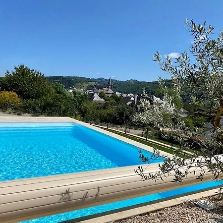 Superbe Vue Panoramique Et Piscine Exterieure Chauffee *