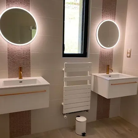 Superbe Vue Panoramique Et Piscine Exterieure Chauffee Villa *